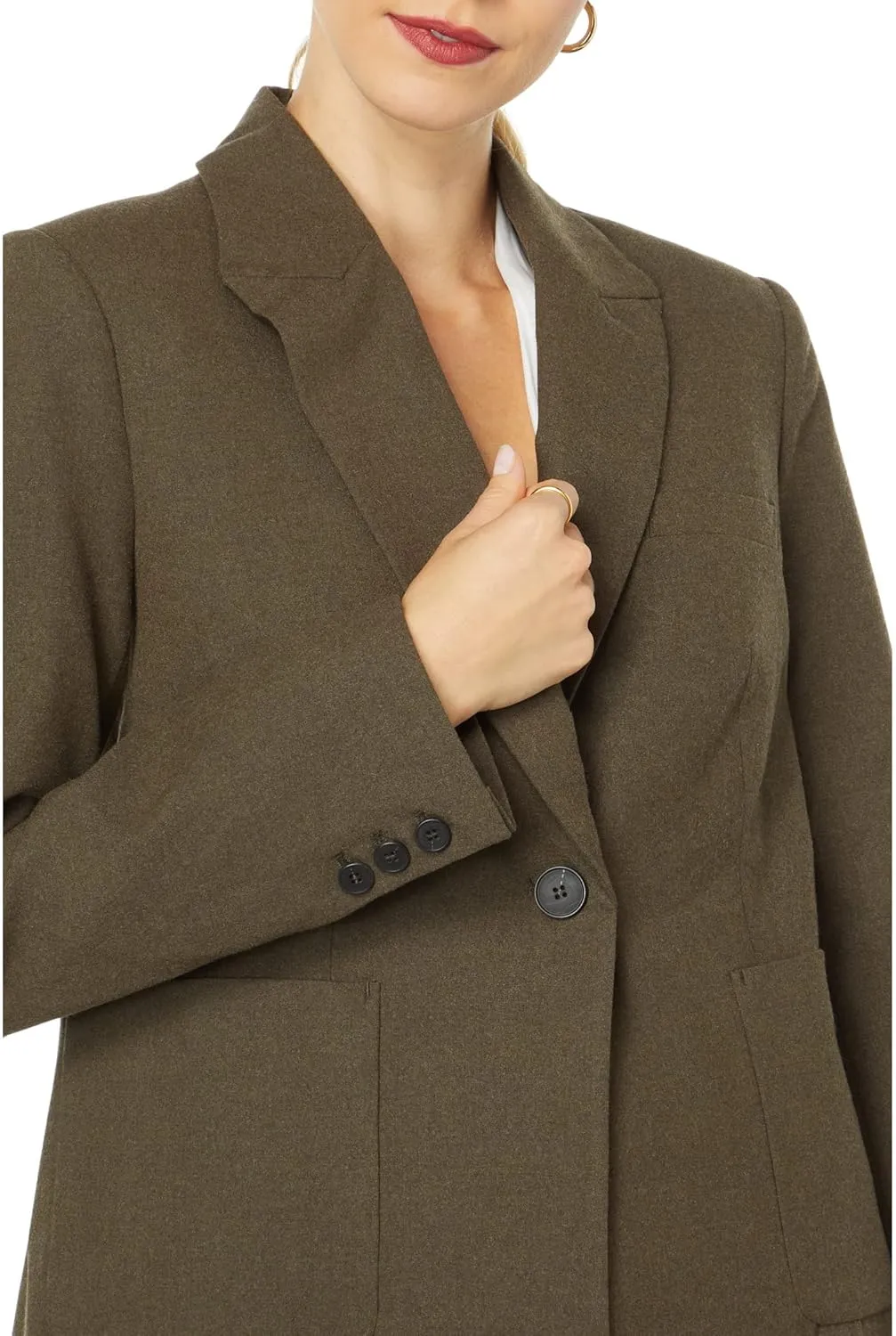 BCBGMAXAZRIA Women's Relaxed Single Breasted Blazer Long Sleeve Button Front Peak Lapel Jacket