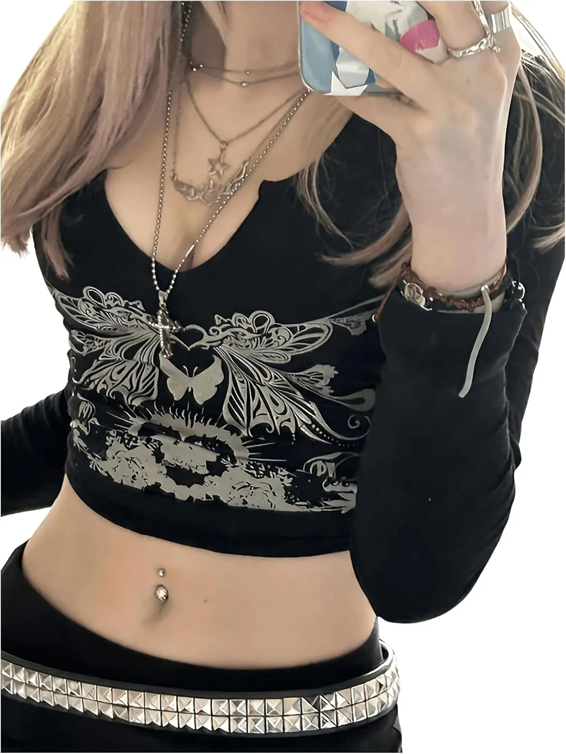 COZYEASE Women's Y2K Goth Graphic Tees Notch V Neck Long Sleeve Crop Tops Slim Fit Vintage T Shirt