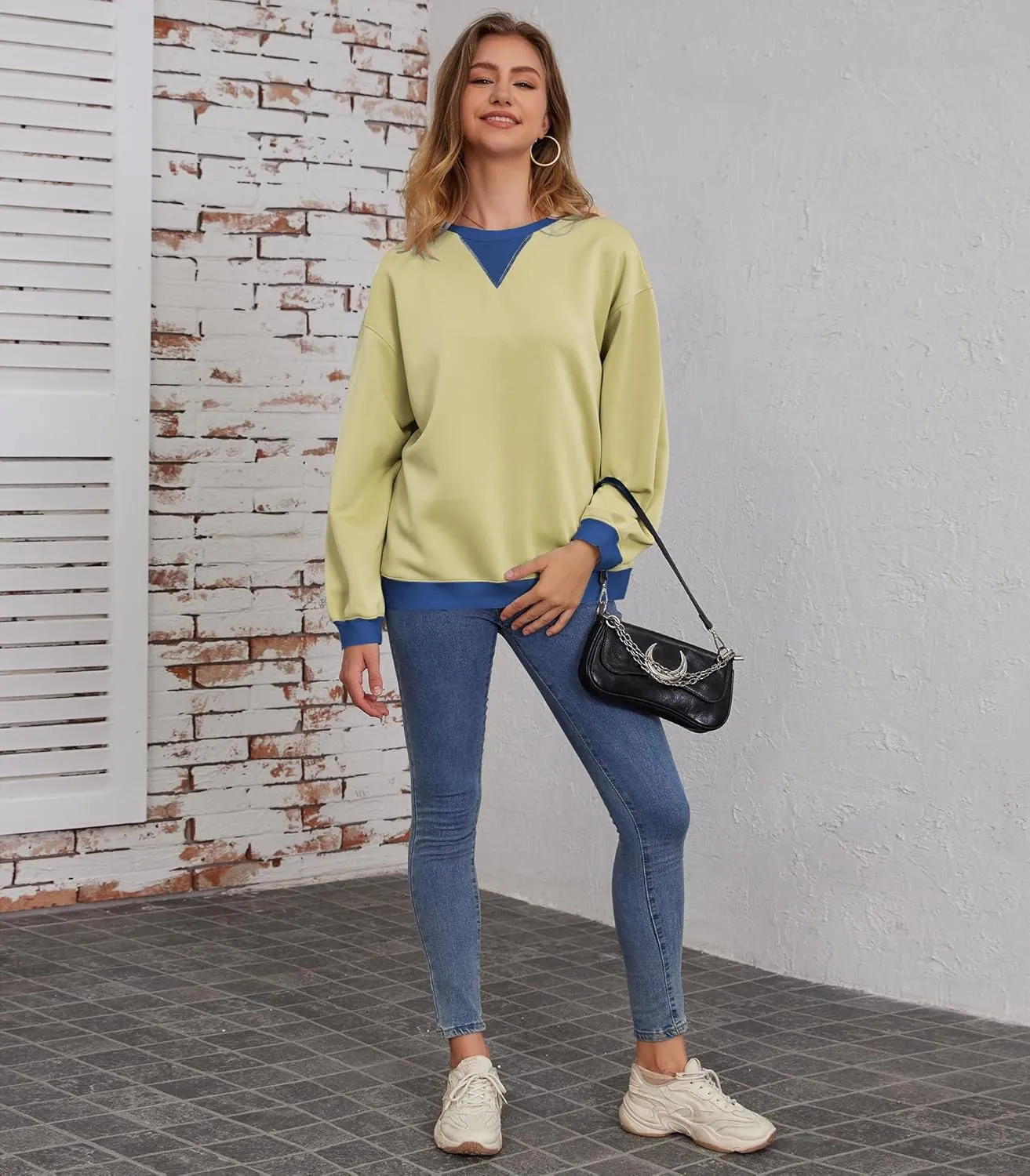 Womens Long Sleeve Color Block Sweatshirts Y2K Crew Neck Oversized Pullover Fall Sweaters Tops with Two Pockets