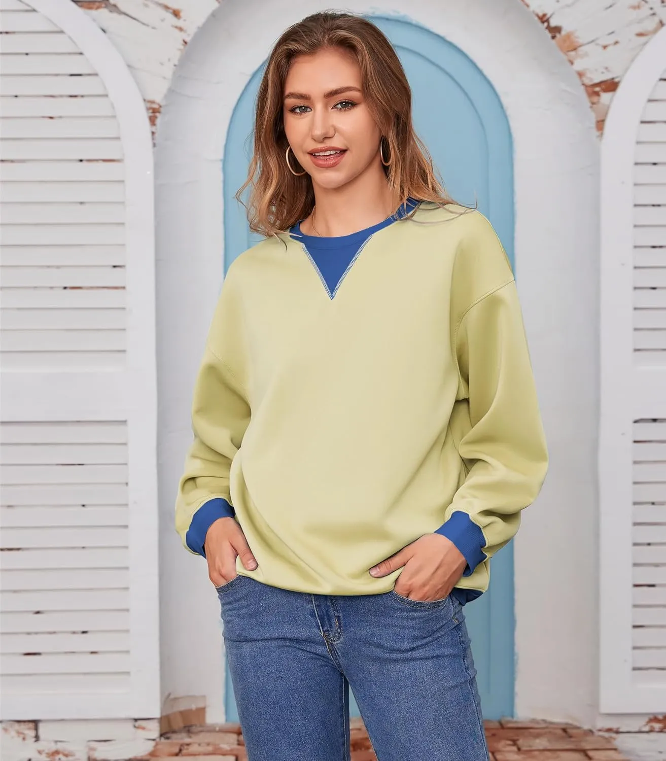 Womens Long Sleeve Color Block Sweatshirts Y2K Crew Neck Oversized Pullover Fall Sweaters Tops with Two Pockets